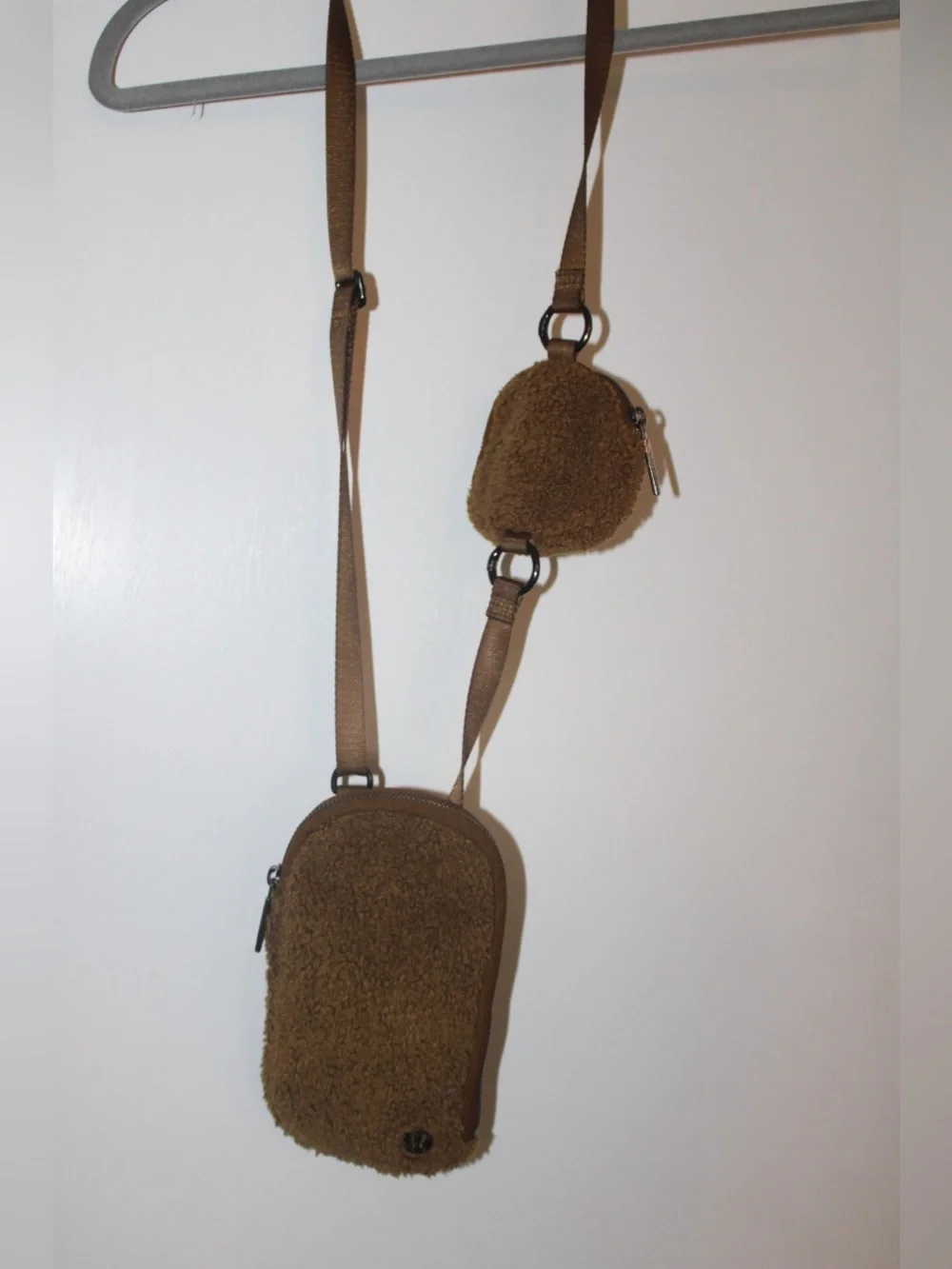 USED Lululemon Unisex Crossbody Phone Bag in Brown